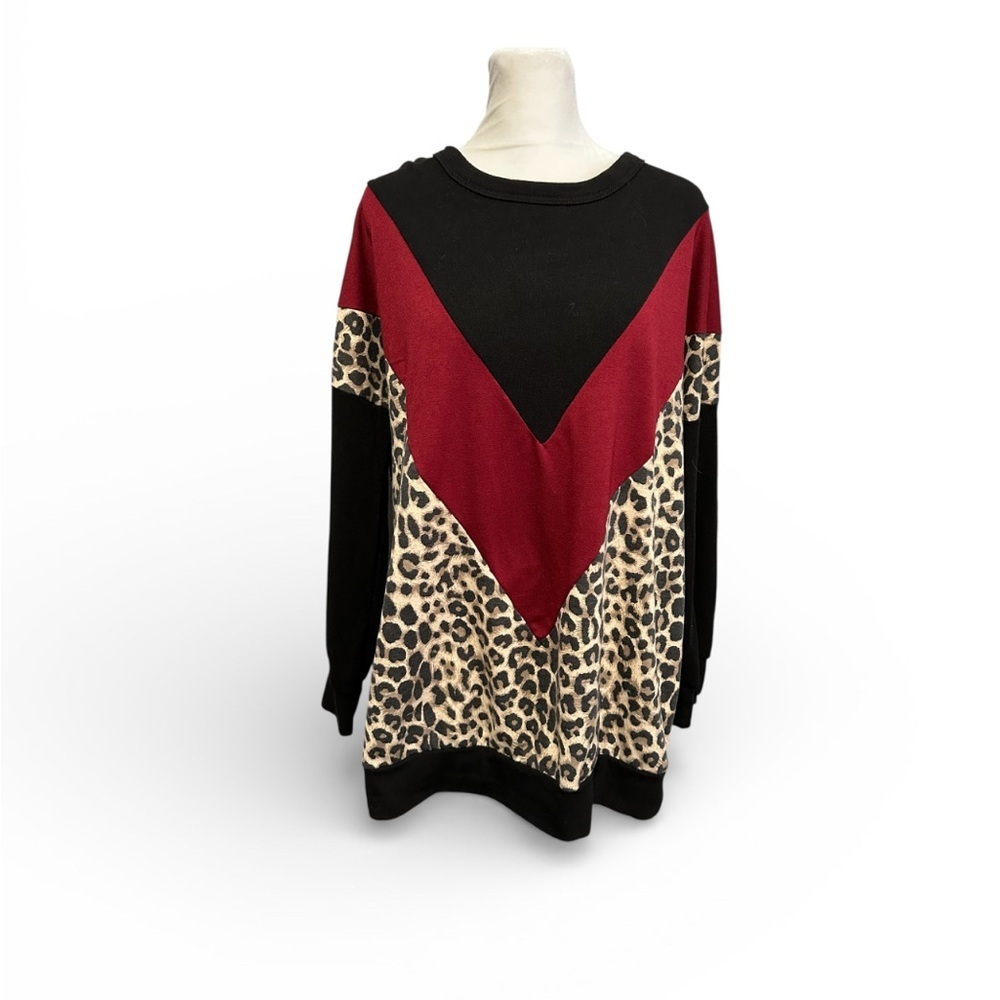 HEIMISH USA Black women’s leopard print size M sweatshirt